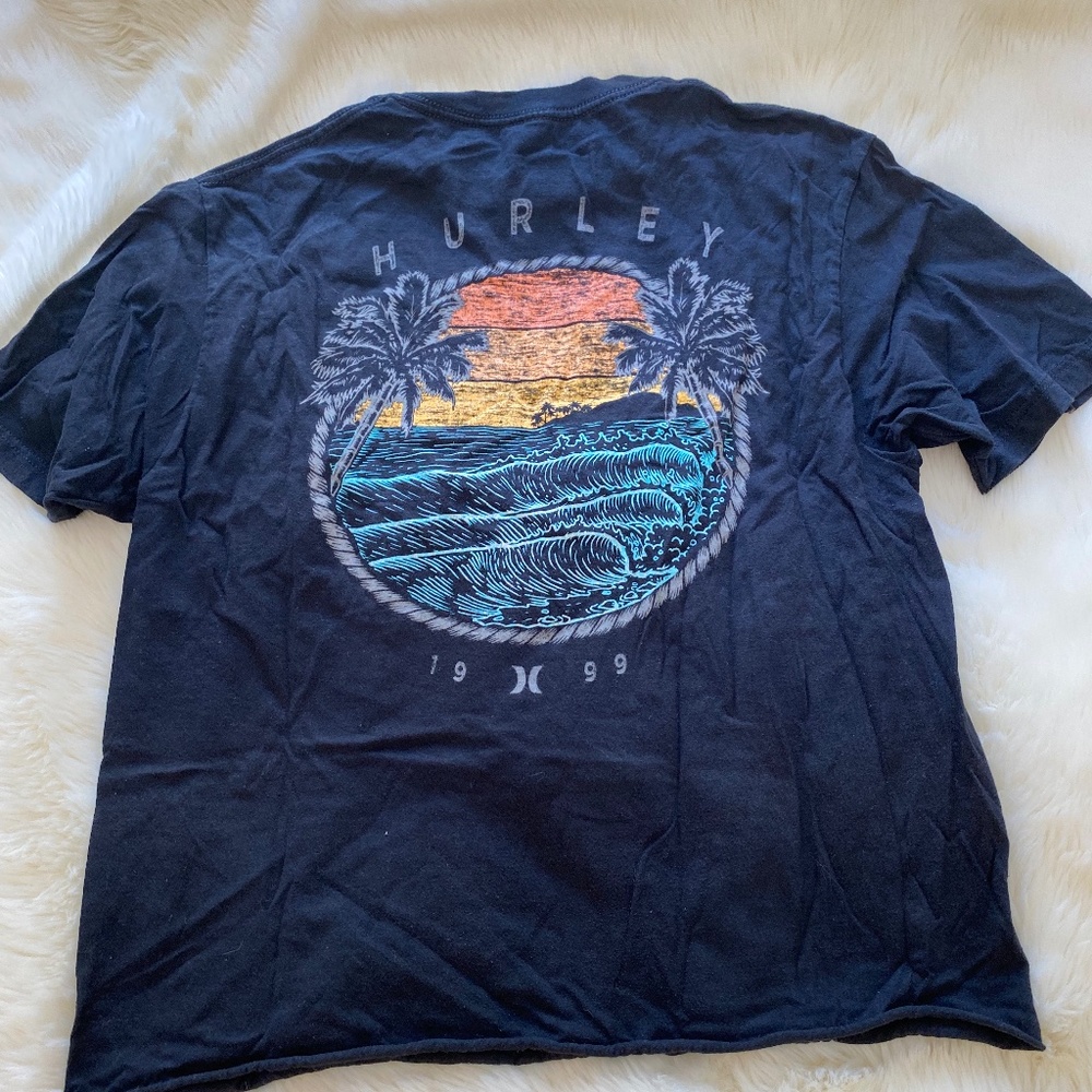 Hurley Tee ✨3/$15✨
